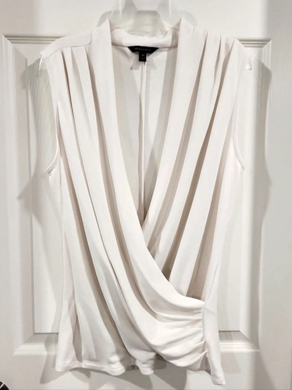 Banana Republic Cream Sleeveless Wrap Effect Top M Draped Pleated Blouse EUC